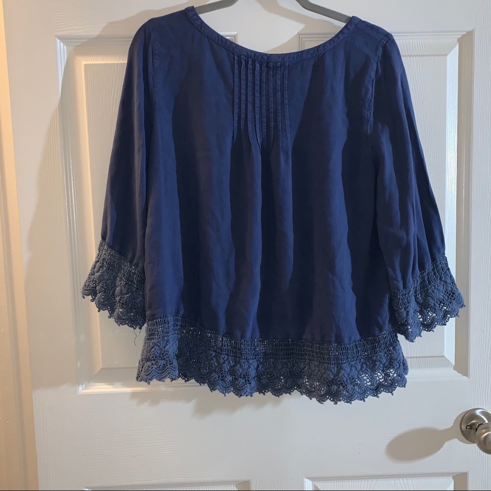 Adorable blue blouse